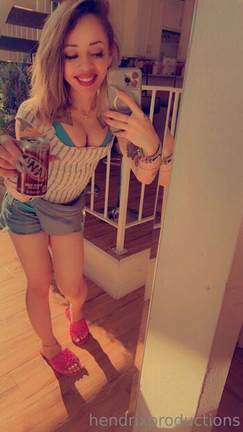 Full leaked Thehollyhendrix private onlyfans photo