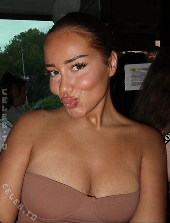 Full leaked Valonaash page private onlyfans photo