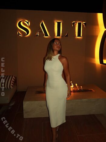 Full leaked Valonaash private onlyfans photo