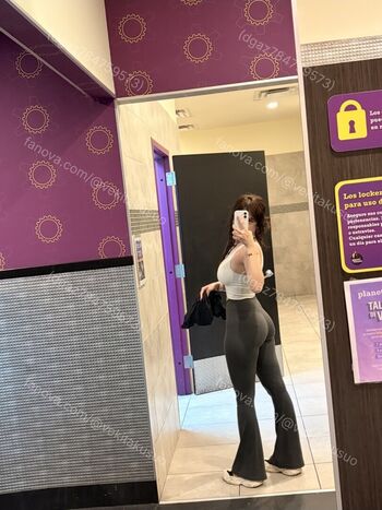 Full leaked Vekikusuo page private onlyfans photo