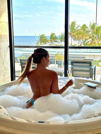 Full leaked Veronica weffer  page private onlyfans photo