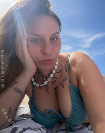 Full leaked Viky kid page private onlyfans photo