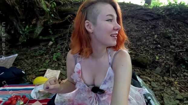 Full leaked Vleafnin private onlyfans photo