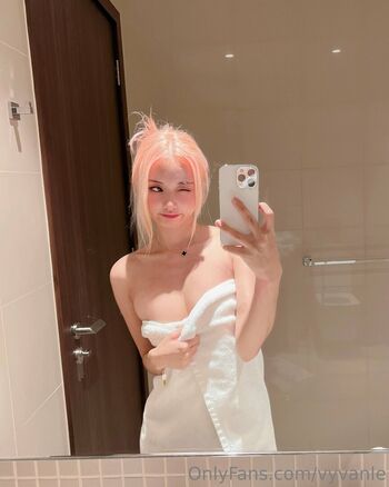 Full leaked Vyvan le private onlyfans photo