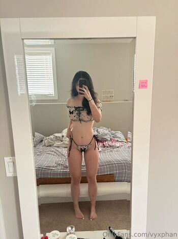Full leaked Vyxia vyxphan page private onlyfans photo