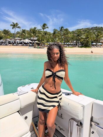 Full leaked Wahyne page private onlyfans photo