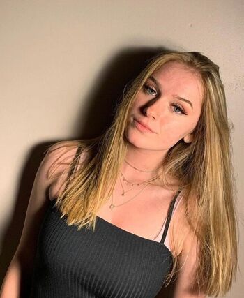 Full leaked Imviolet / private onlyfans photo