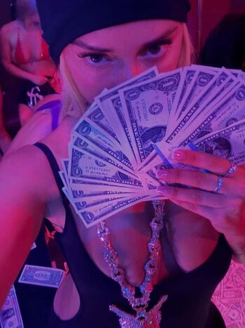 Full leaked Yesjulz page private onlyfans photo