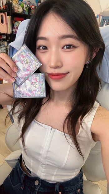 Full leaked Yoojin page private onlyfans photo