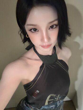 Full leaked Emiki/ private onlyfans photo