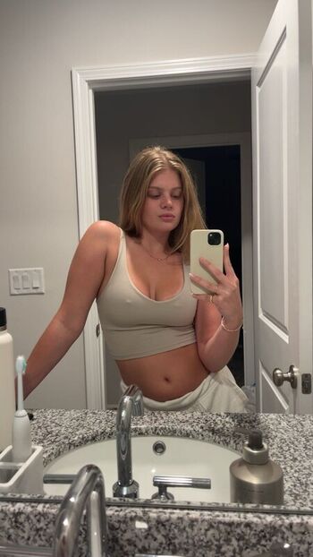 Full leaked Zoluvsu private onlyfans photo